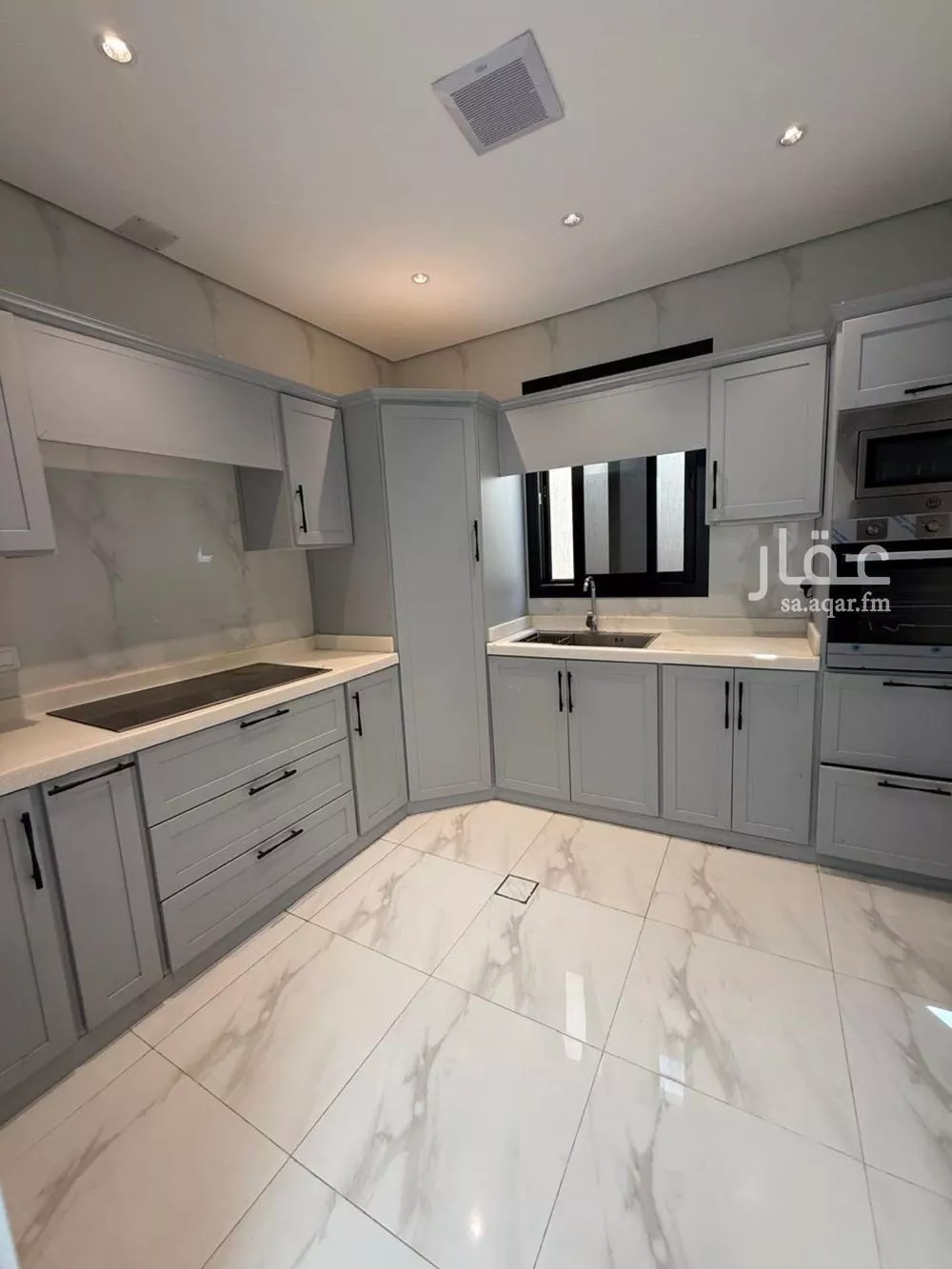 شقة 3 غرف في الرمال 10