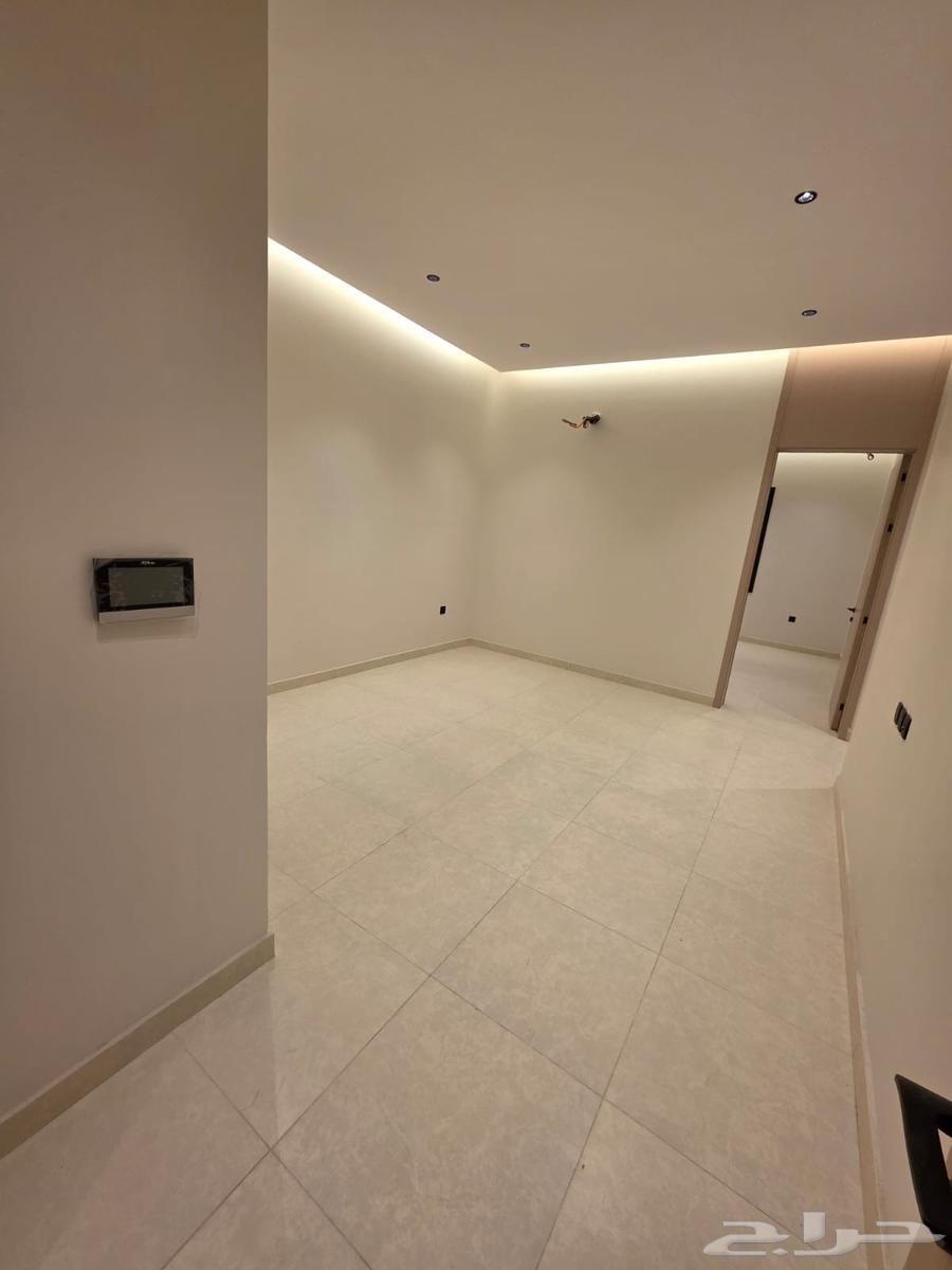 شقة 3 غرف في النزهة 2