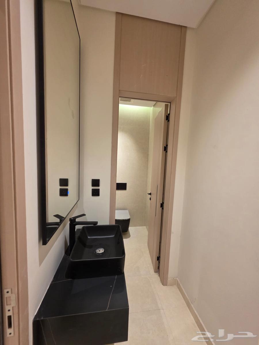 شقة 3 غرف في النزهة 4