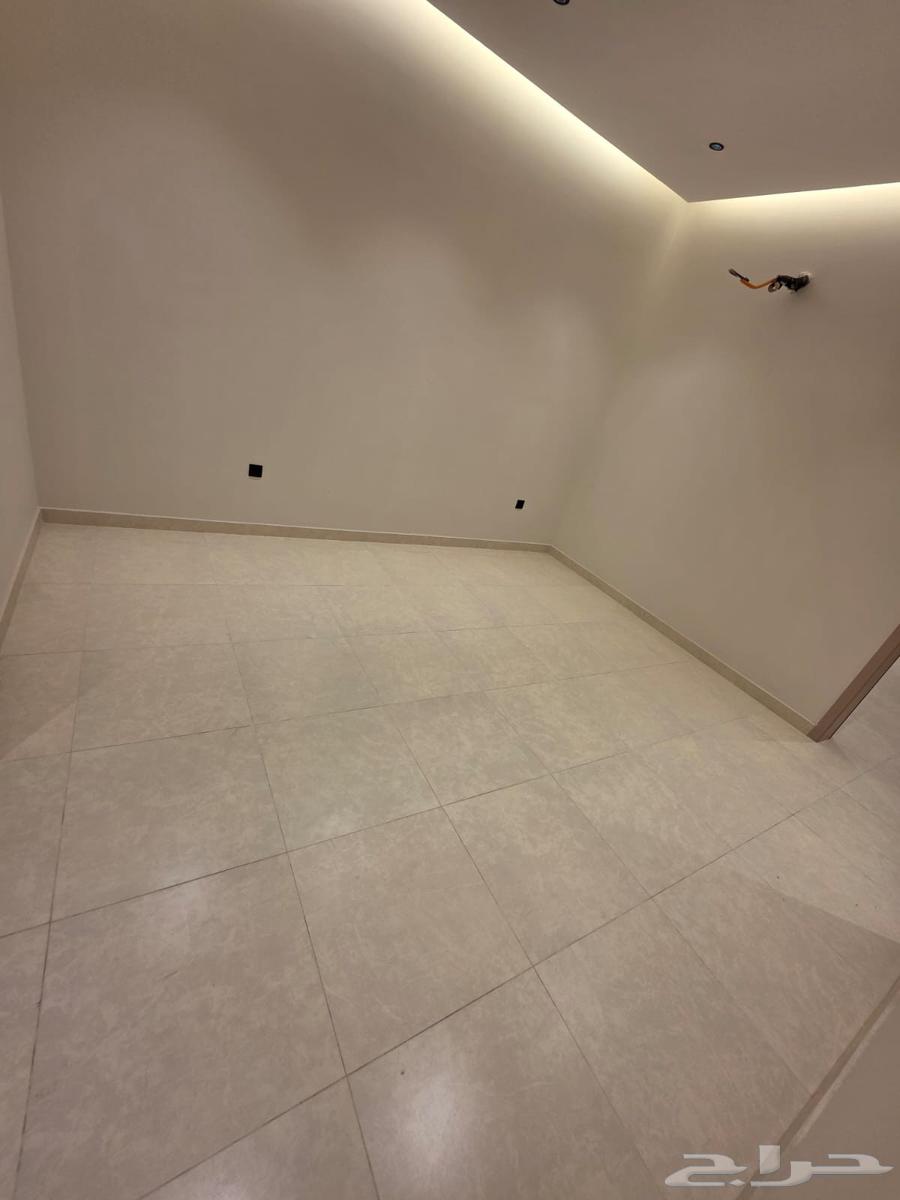 شقة 3 غرف في النزهة 10