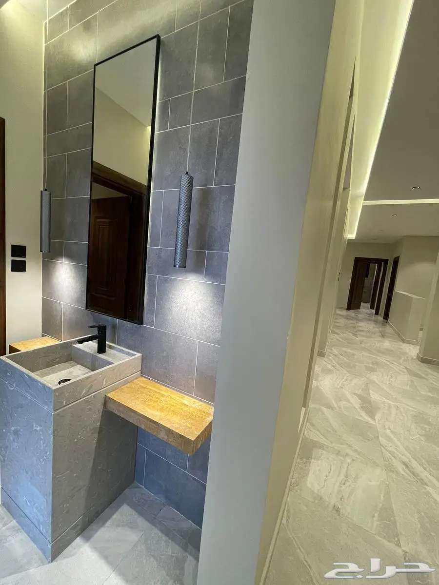 6 bedroom apartment in Al Salamah 8