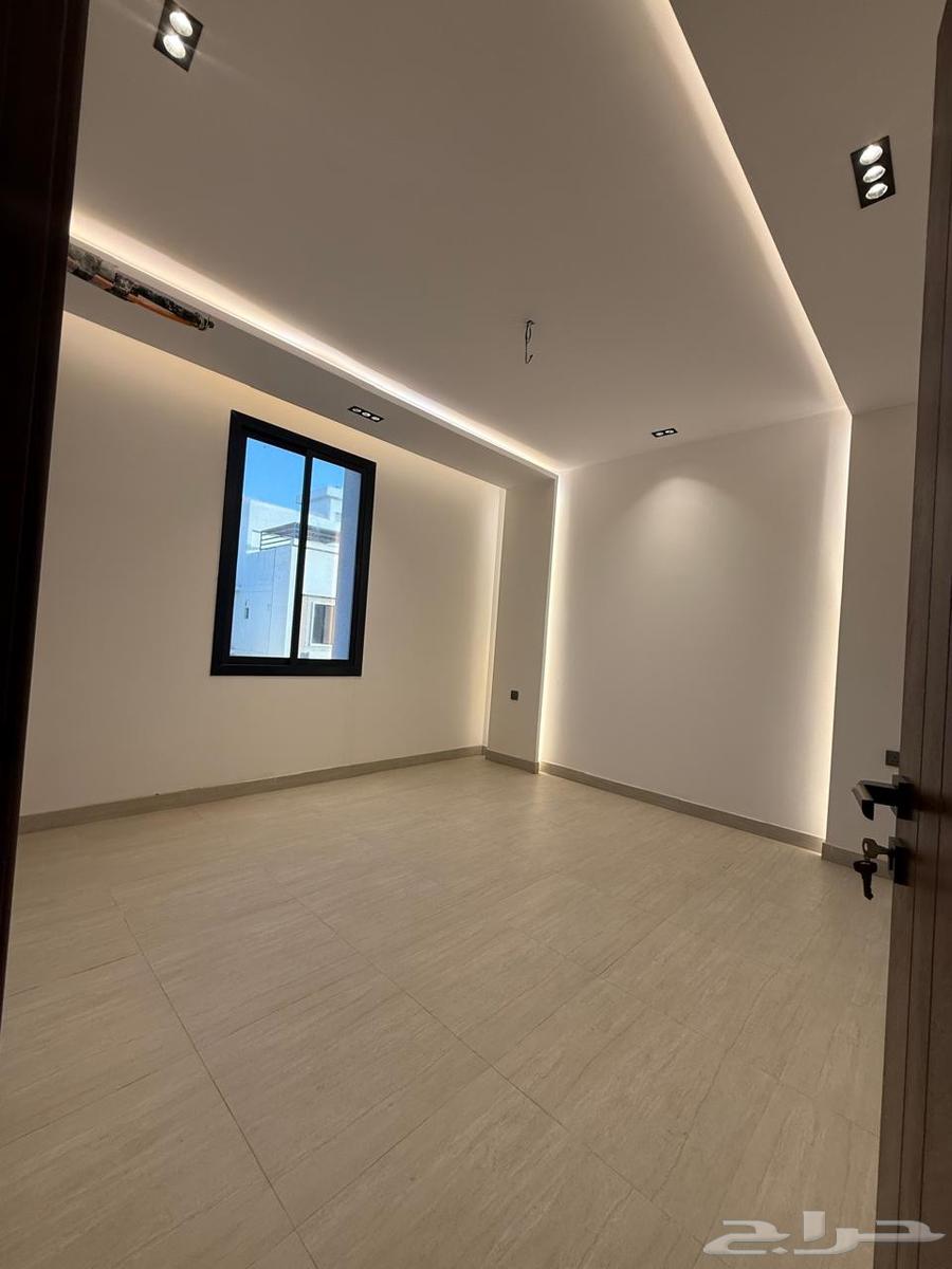 شقة 5 غرف في المنارات 2