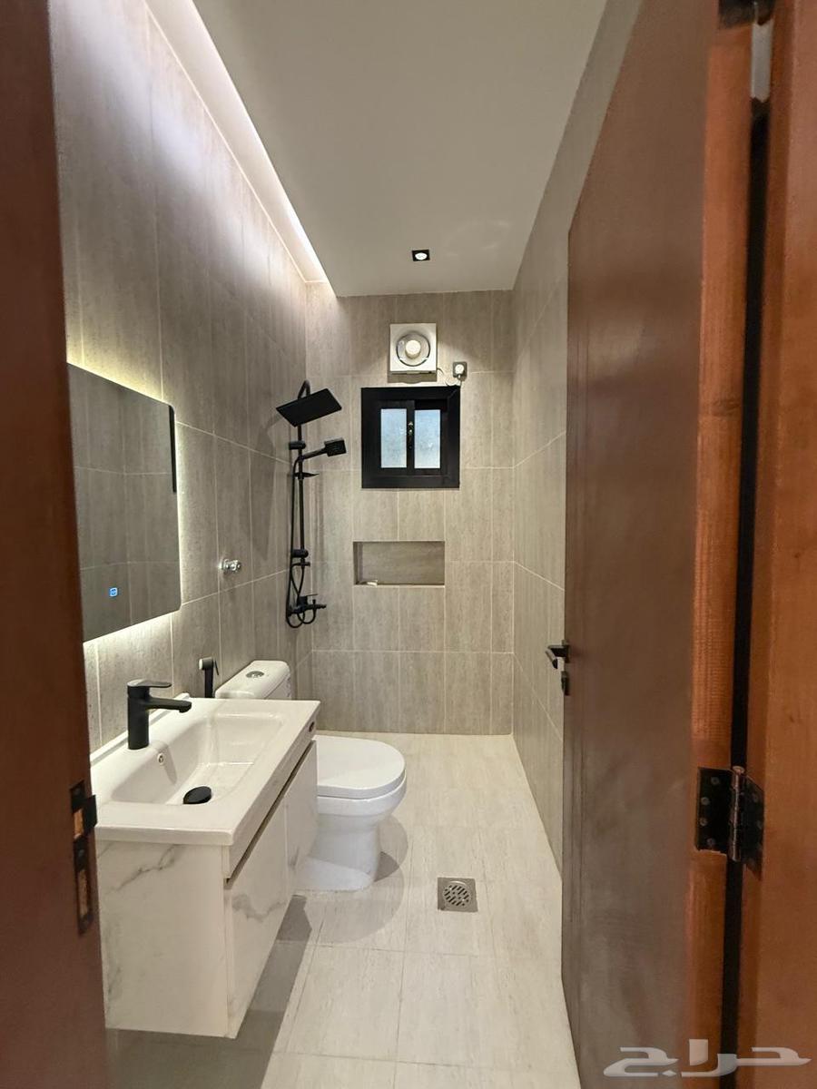 شقة 5 غرف في المنارات 3