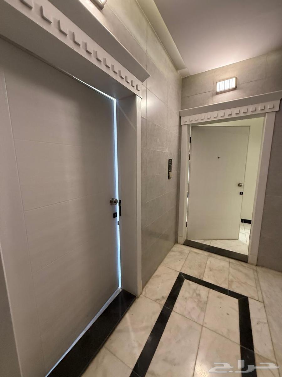 شقة 5 غرف في المنارات 4