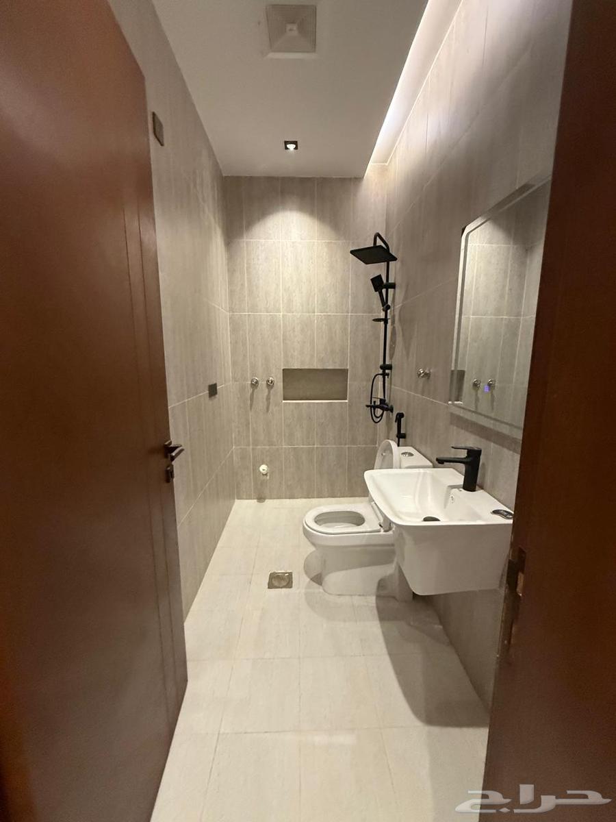 شقة 5 غرف في المنارات 6