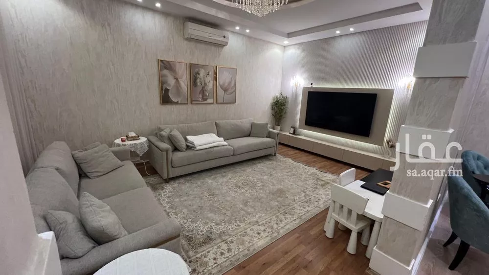 فيلا 8 غرف في العارض 12