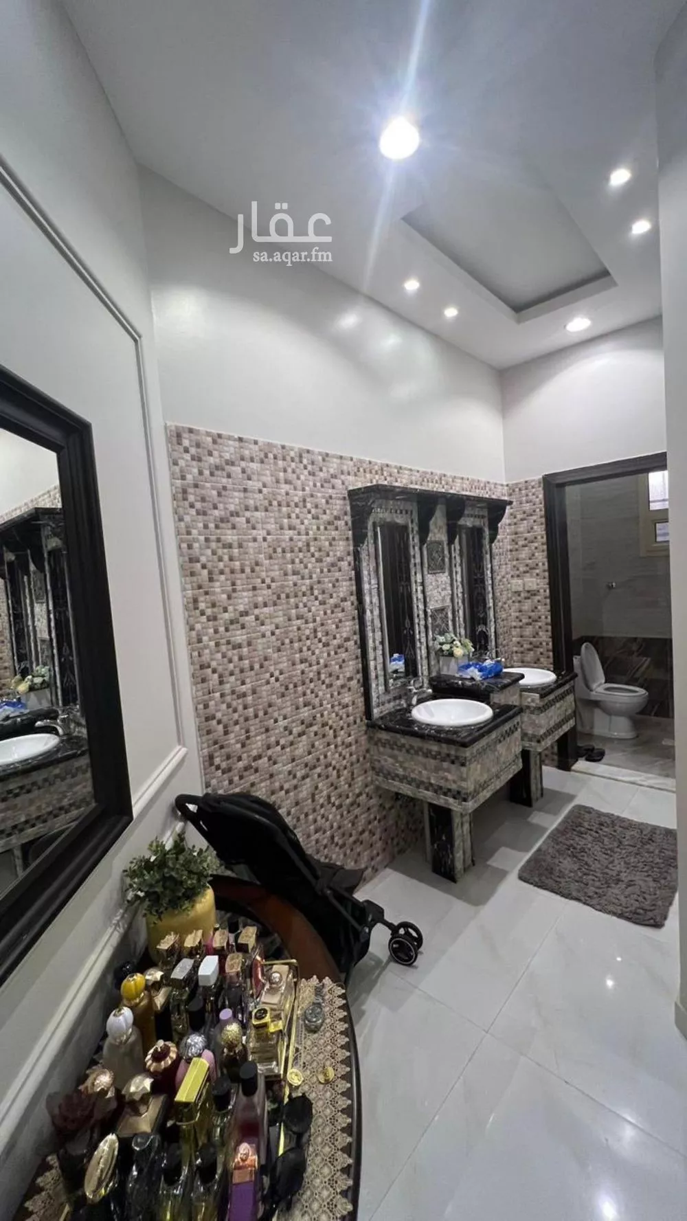 فيلا 8 غرف في العارض 4