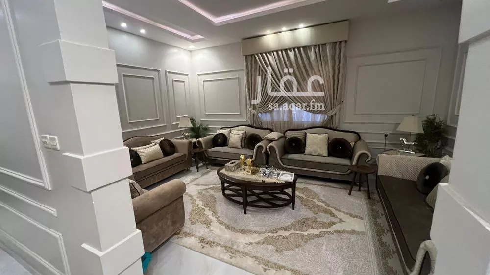 فيلا 8 غرف في العارض 5