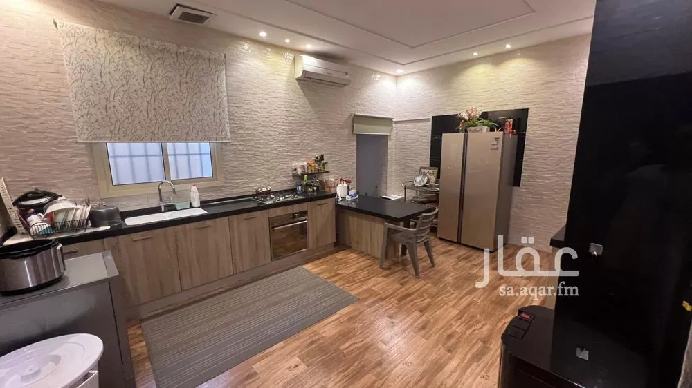 فيلا 8 غرف في العارض 10