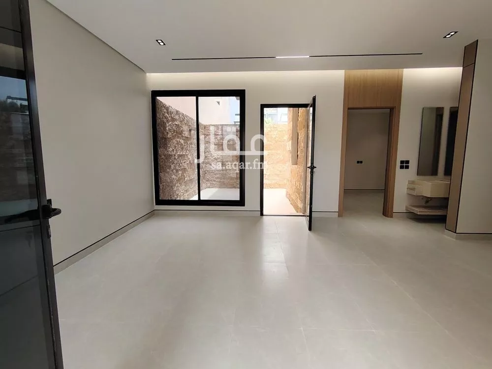 5 bedroom villa in Al Rimal 2