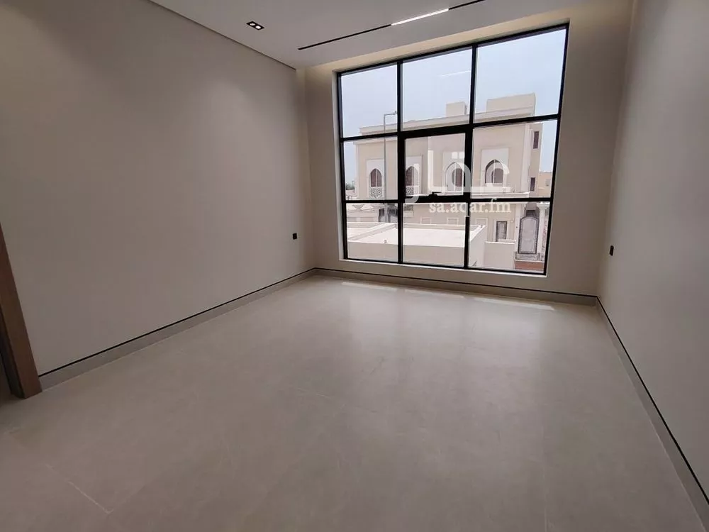 5 bedroom villa in Al Rimal 15