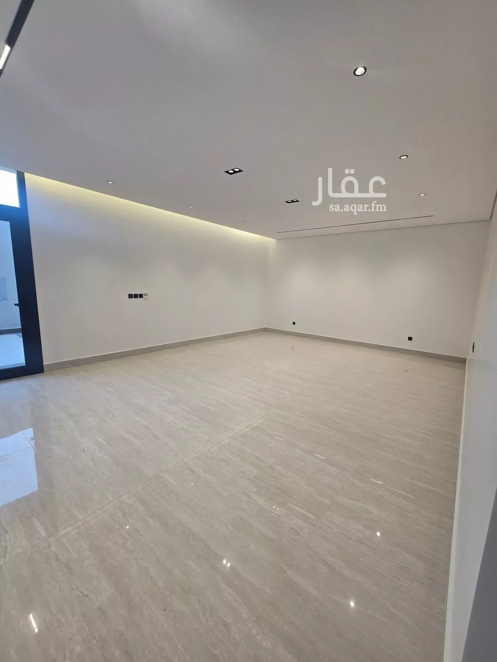 فيلا 5 غرف في النخيل 14