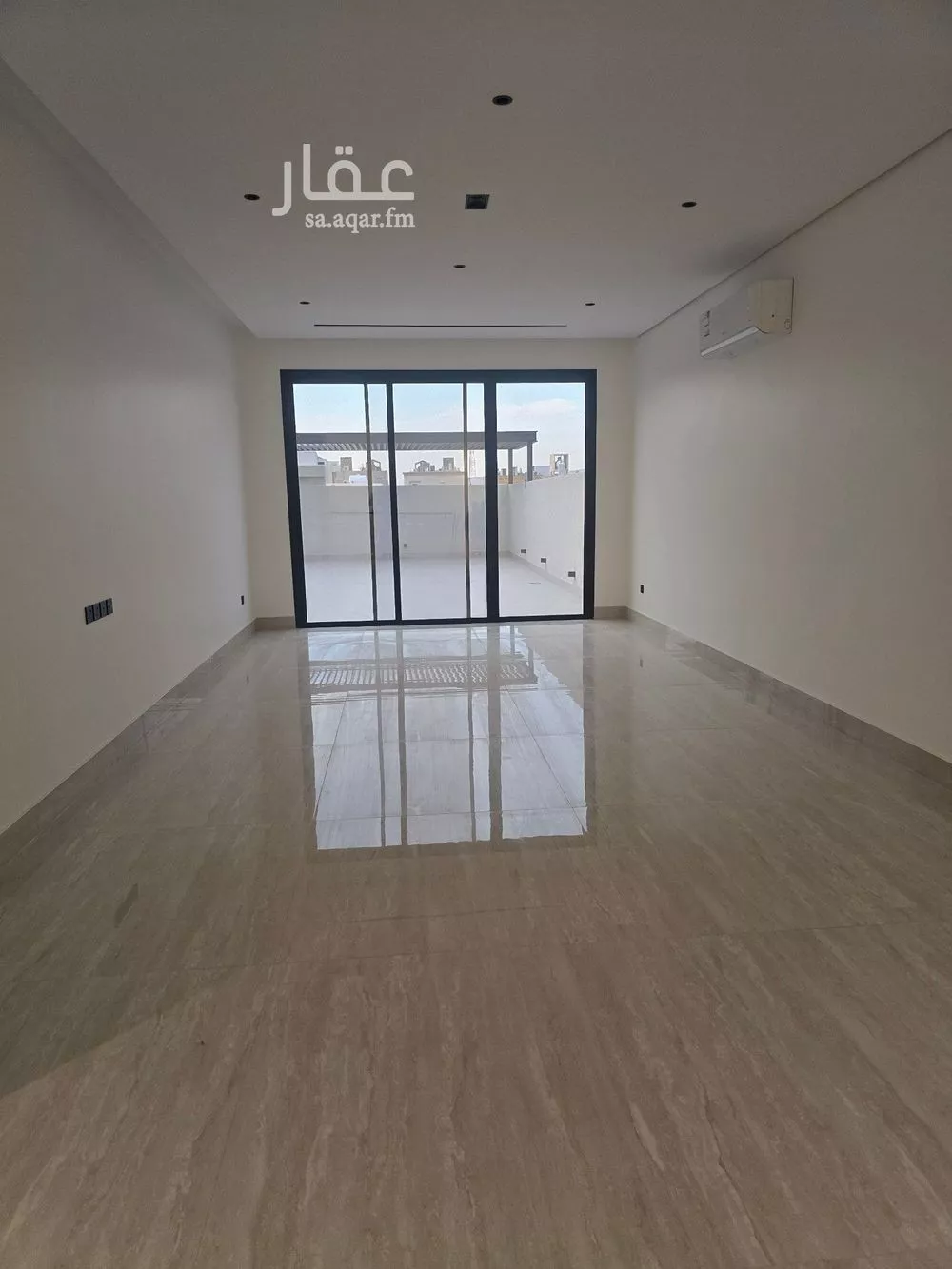 فيلا 5 غرف في النخيل 24