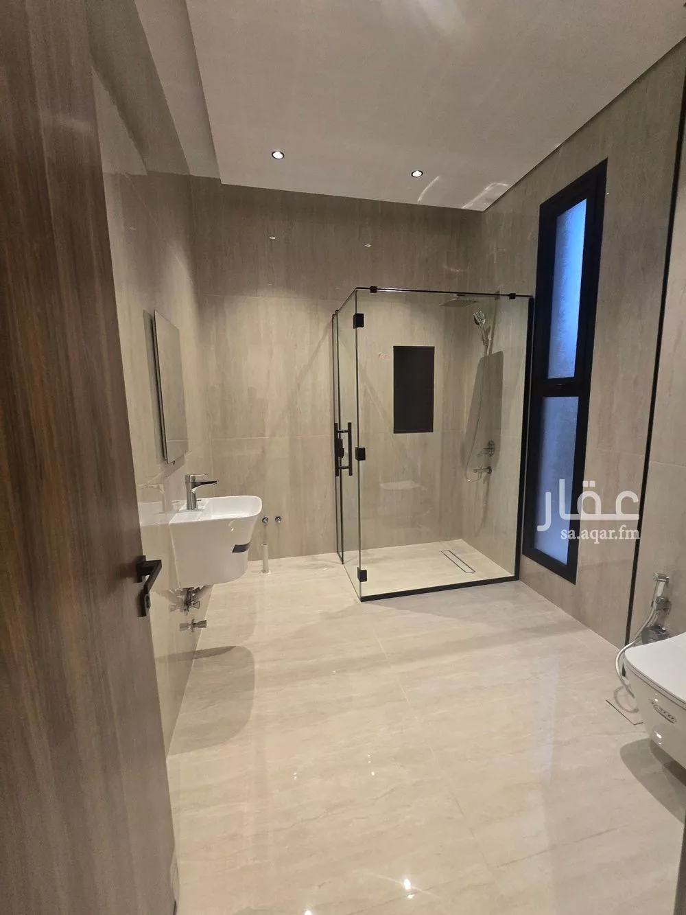 فيلا 5 غرف في النخيل 25