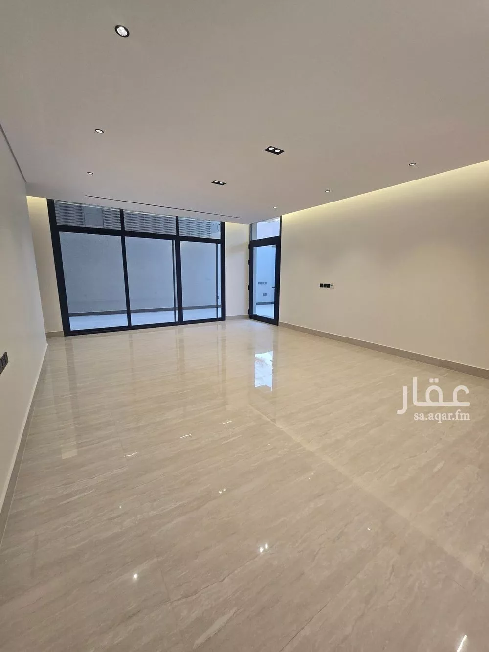 فيلا 5 غرف في النخيل 4