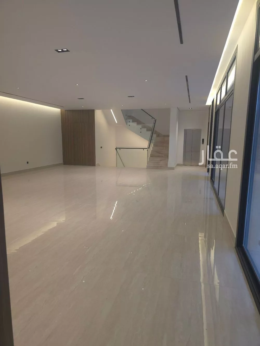 فيلا 5 غرف في النخيل 5