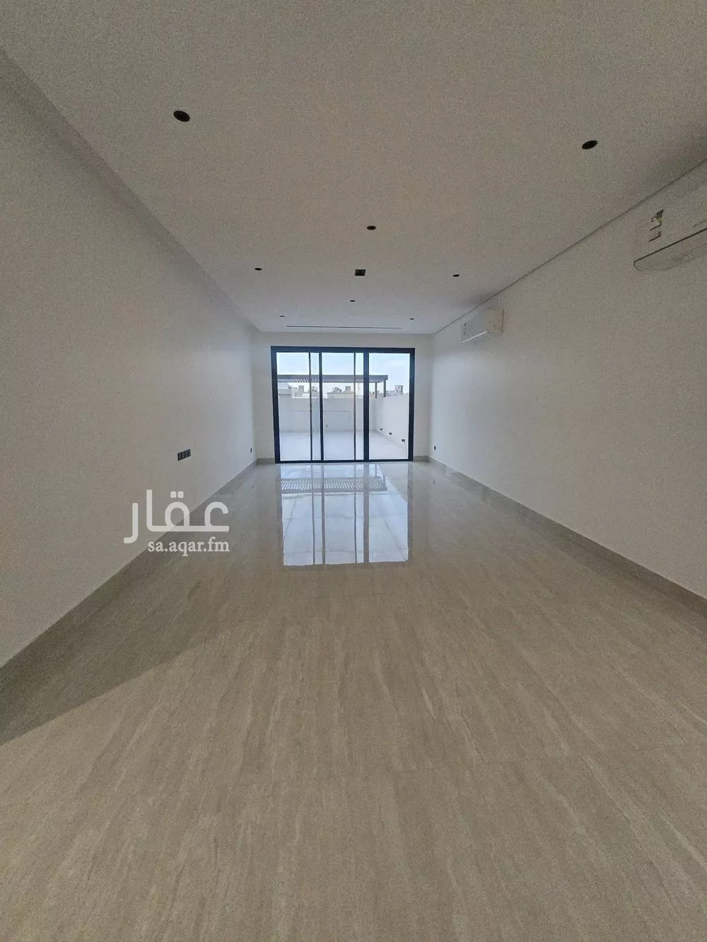 فيلا 5 غرف في النخيل 6