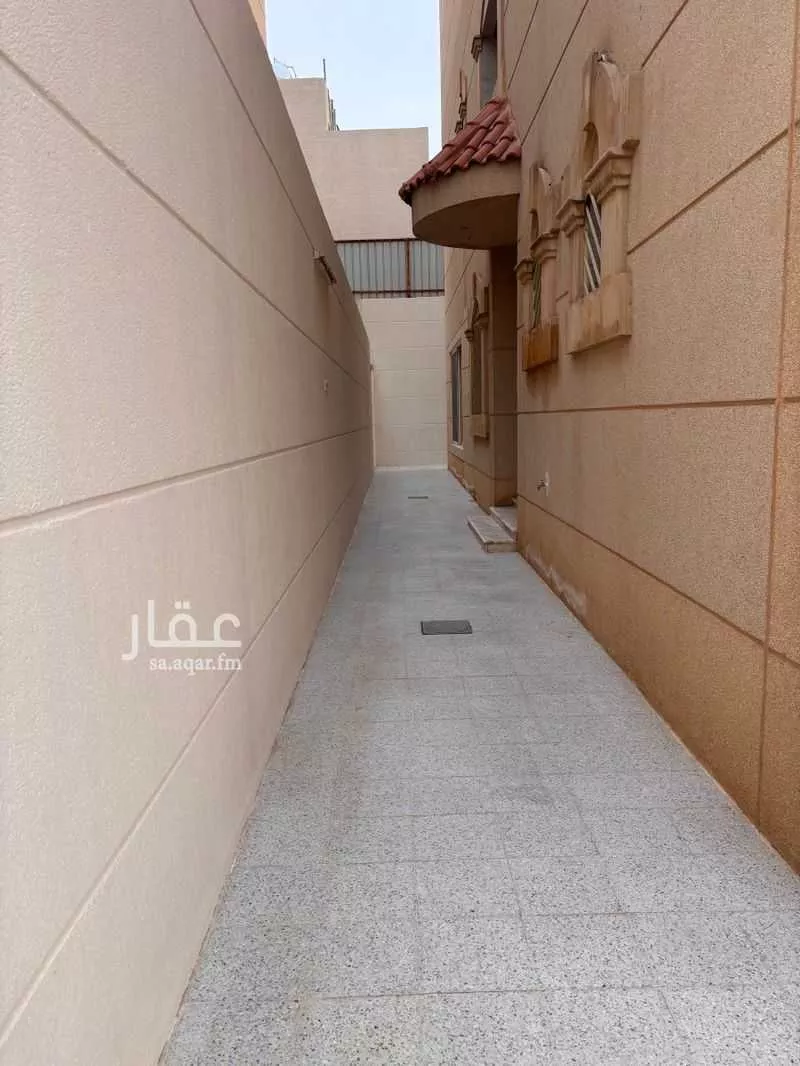 6 bedroom villa in Al Falah 4