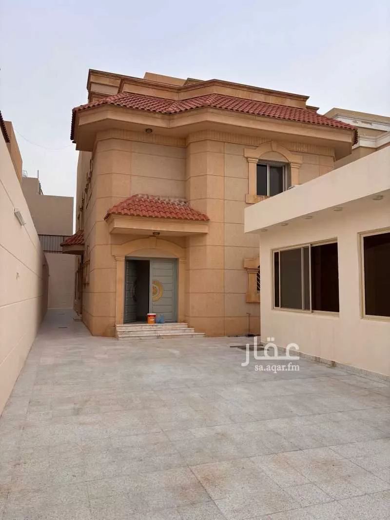 6 bedroom villa in Al Falah 7