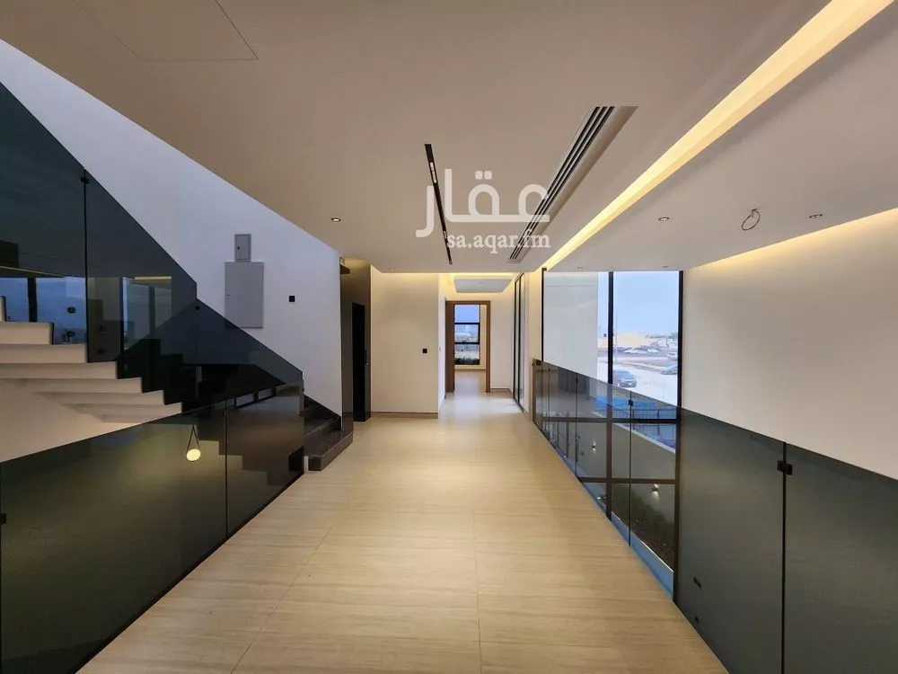 فيلا 4 غرف في العارض 11