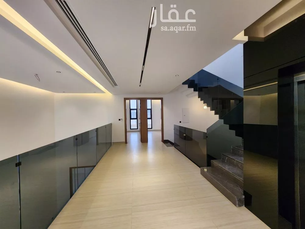 فيلا 4 غرف في العارض 12