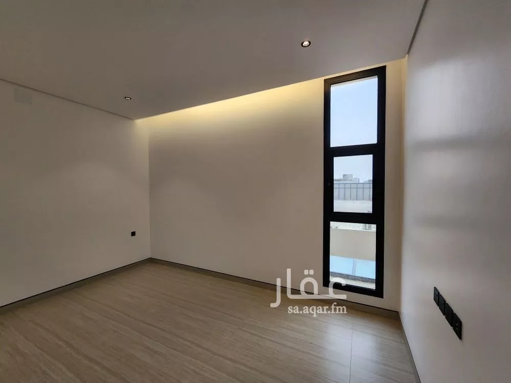 فيلا 4 غرف في العارض 13