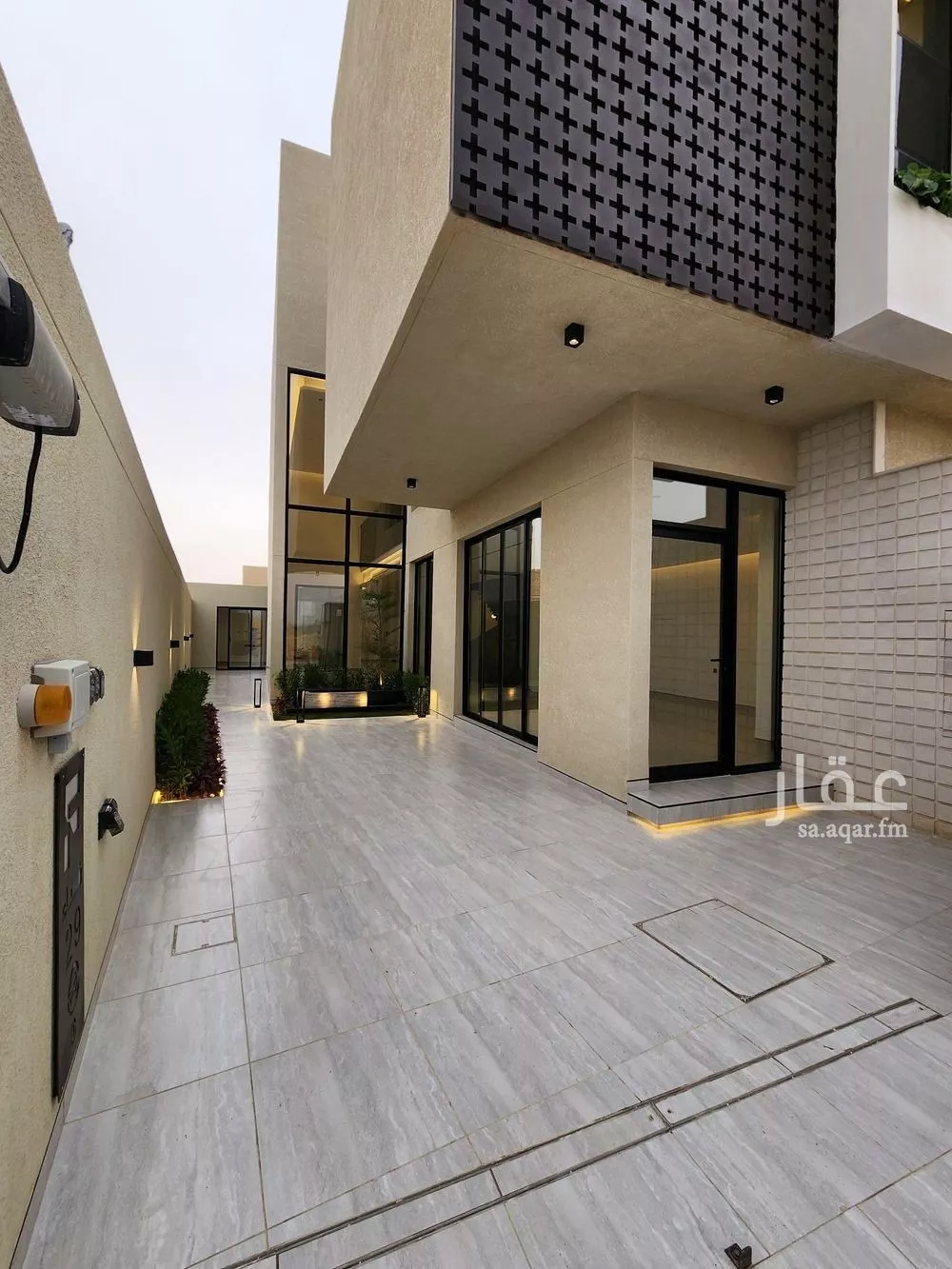 فيلا 4 غرف في العارض 16