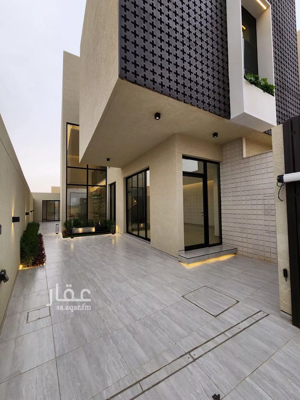 فيلا 4 غرف في العارض 23