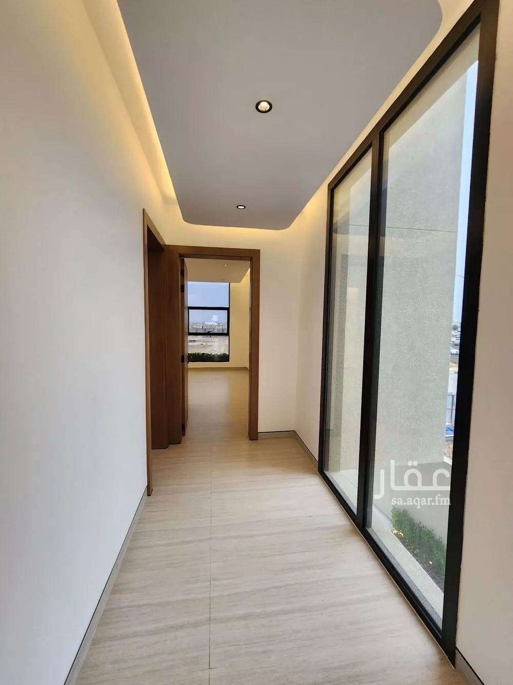 فيلا 4 غرف في العارض 8