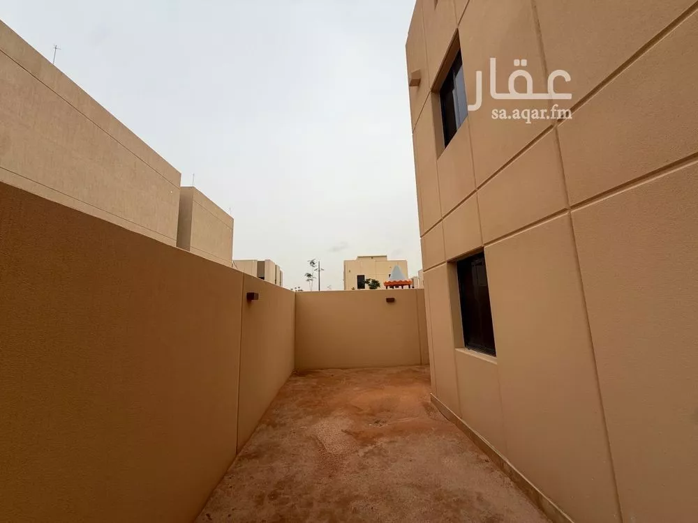 فيلا 4 غرف في المونسية 13