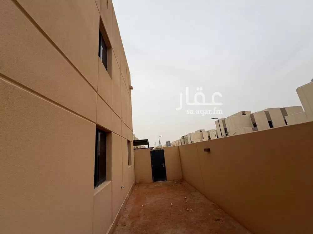 فيلا 4 غرف في المونسية 9