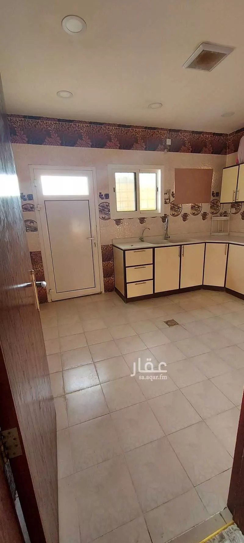 شقة 4 غرف في الفرسان 18