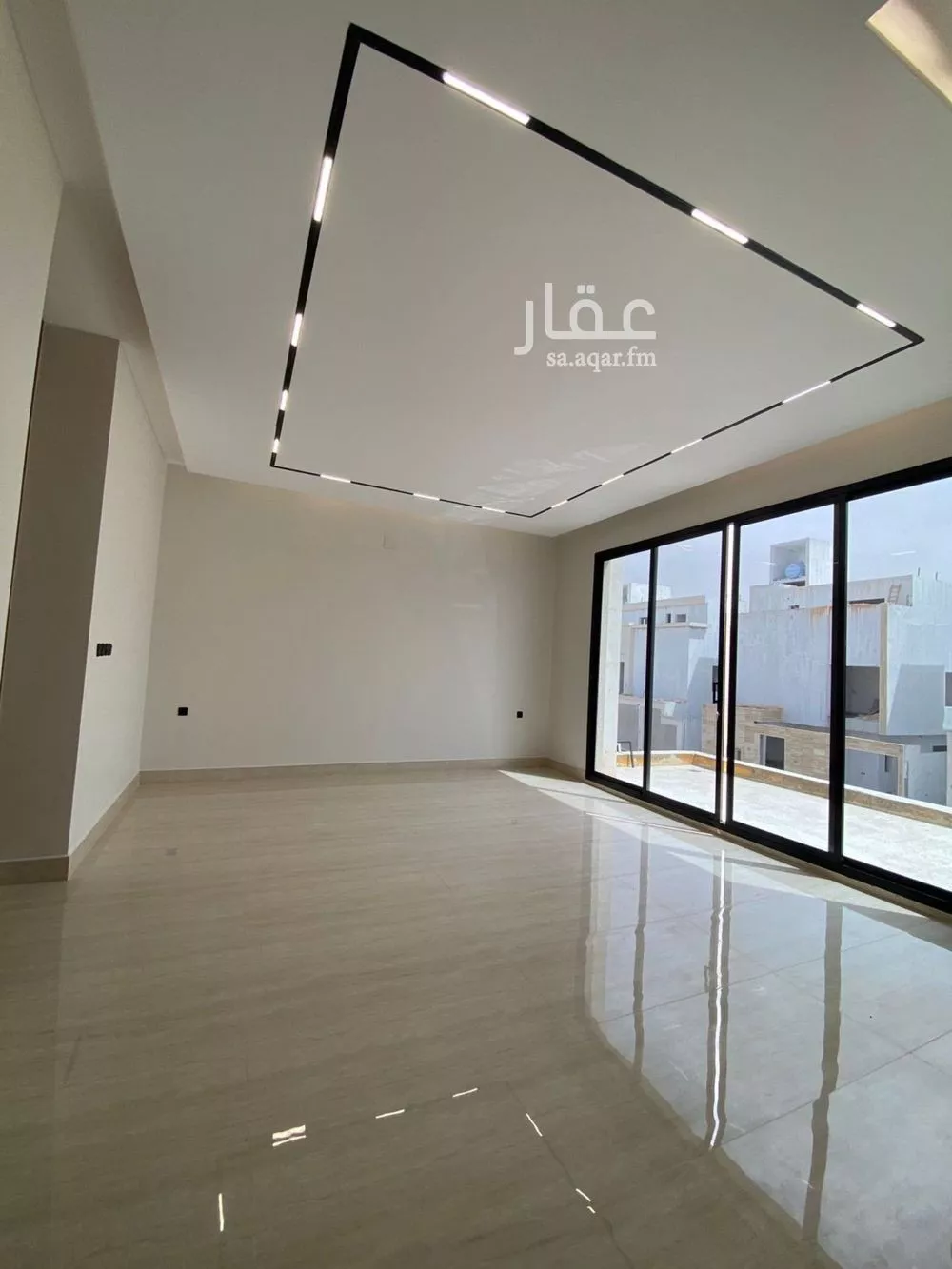 فيلا 5 غرف في الرمال 10