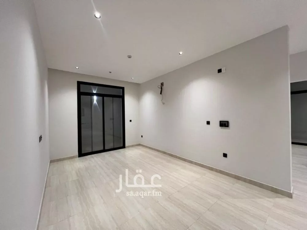 شقة 3 غرف في الرمال 2