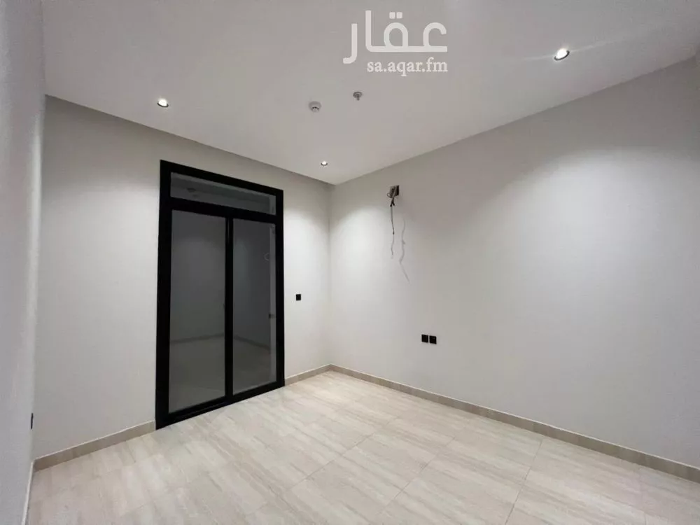 شقة 3 غرف في الرمال 17