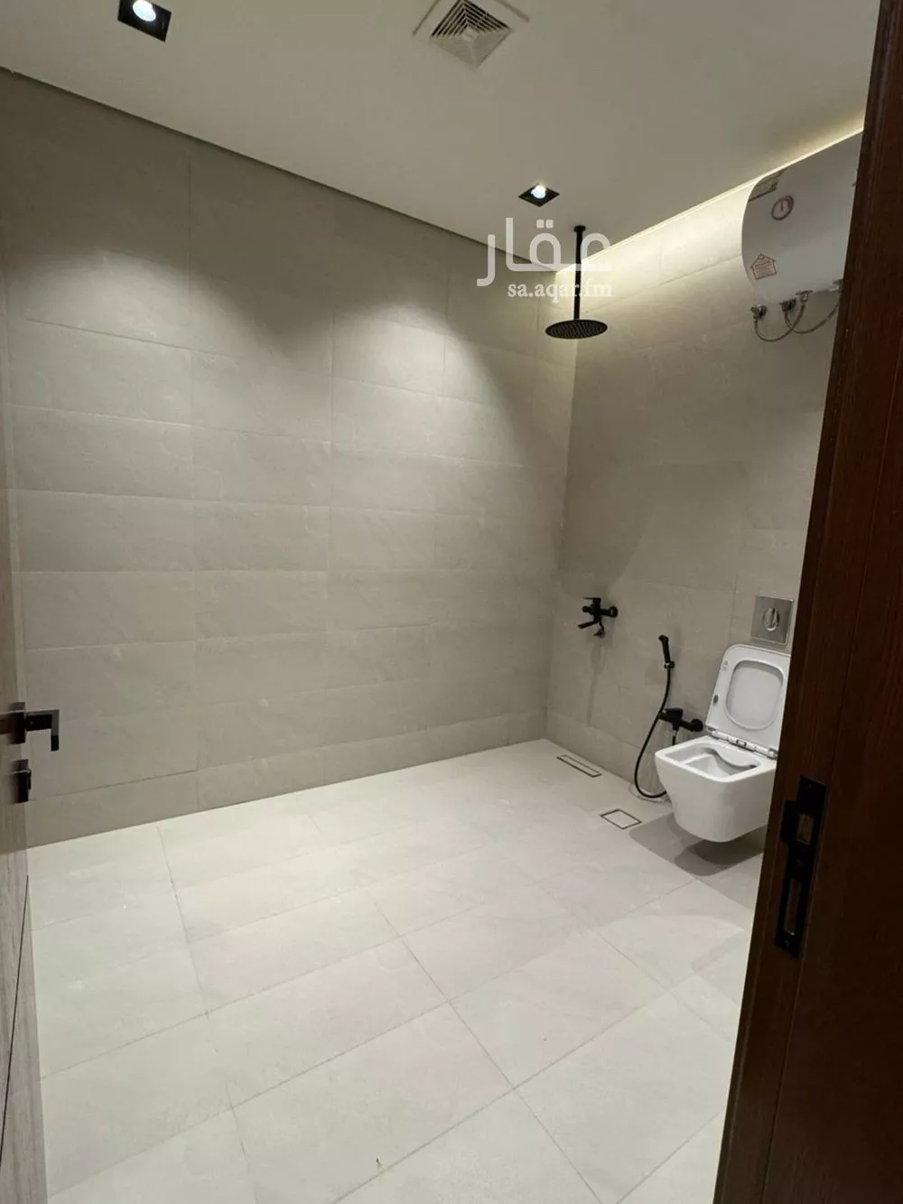 3 bedroom apartment in Al Aridh 7