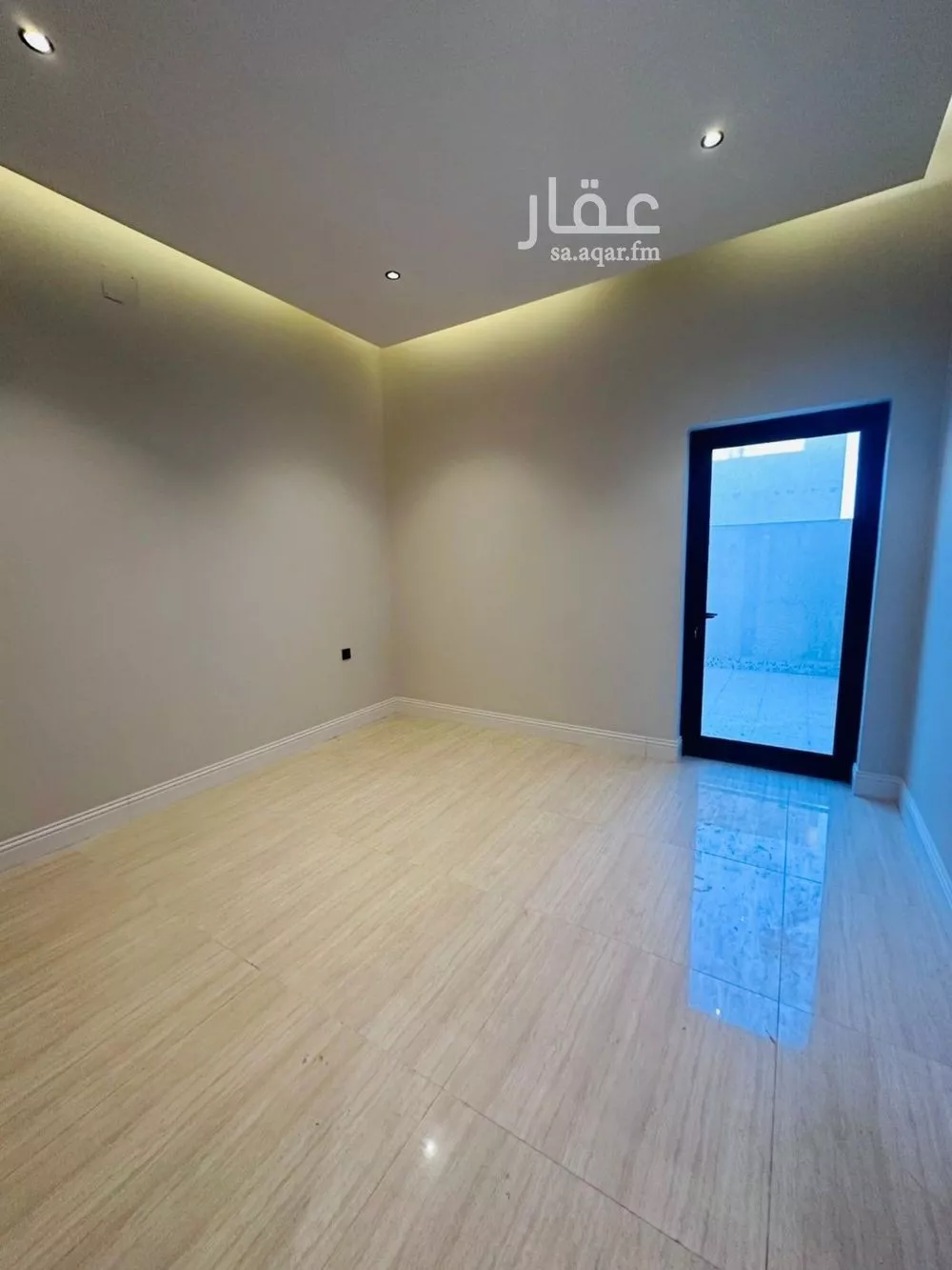 شقة 4 غرف في العارض 2