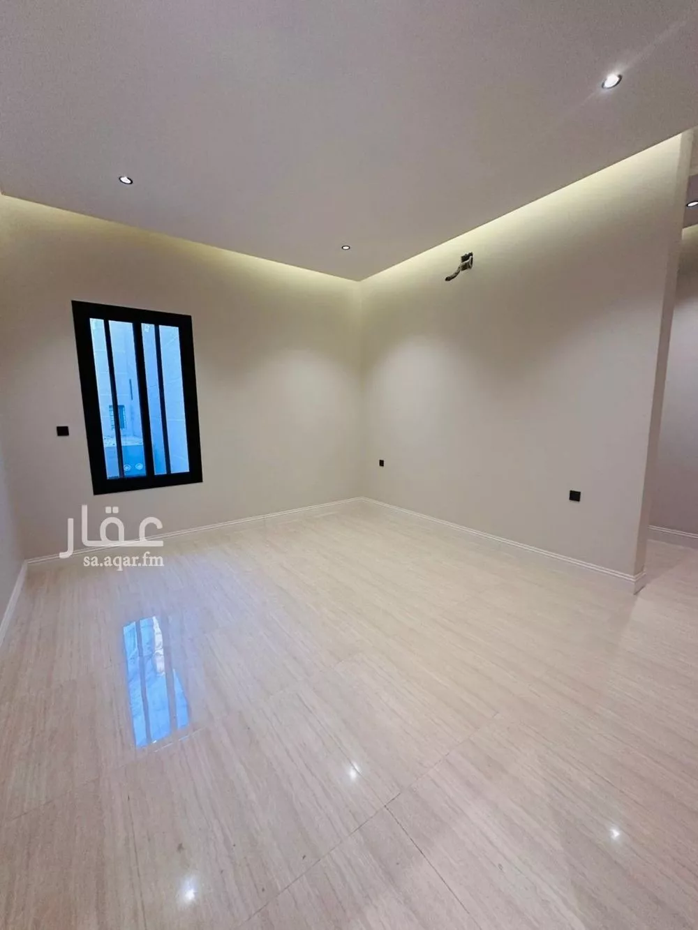 شقة 4 غرف في العارض 12