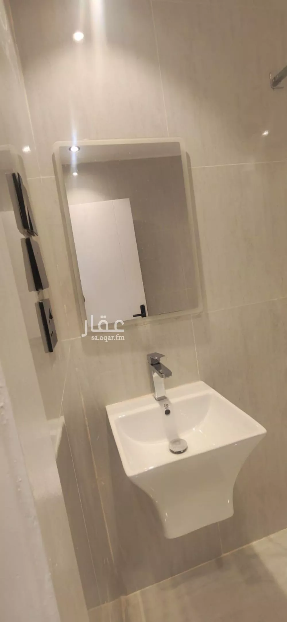 شقة 2 غرف في المربع 20