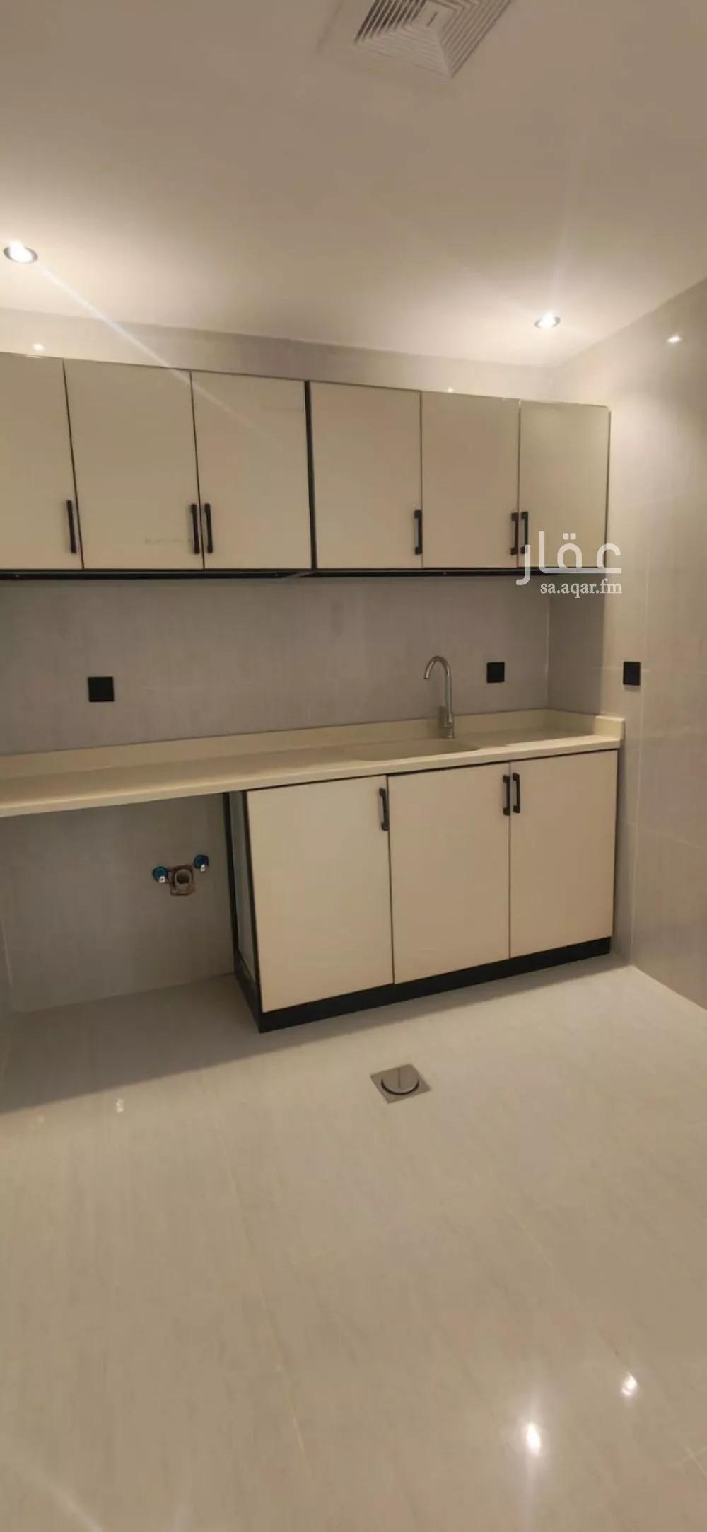 شقة 2 غرف في المربع 8