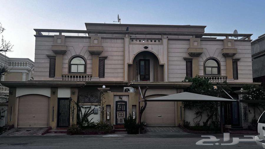 فيلا 10 غرف في الكورنيش 2