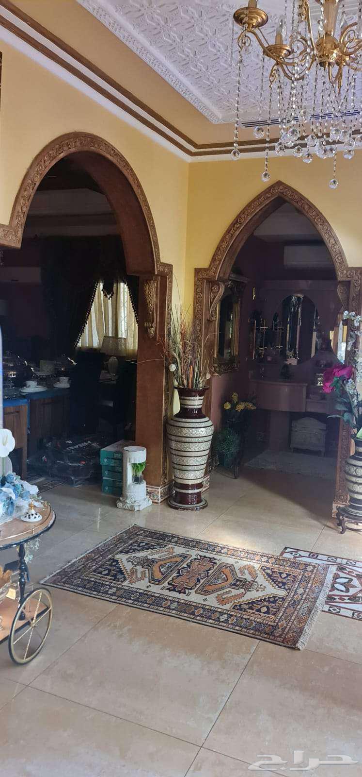 فيلا 10 غرف في الكورنيش 18