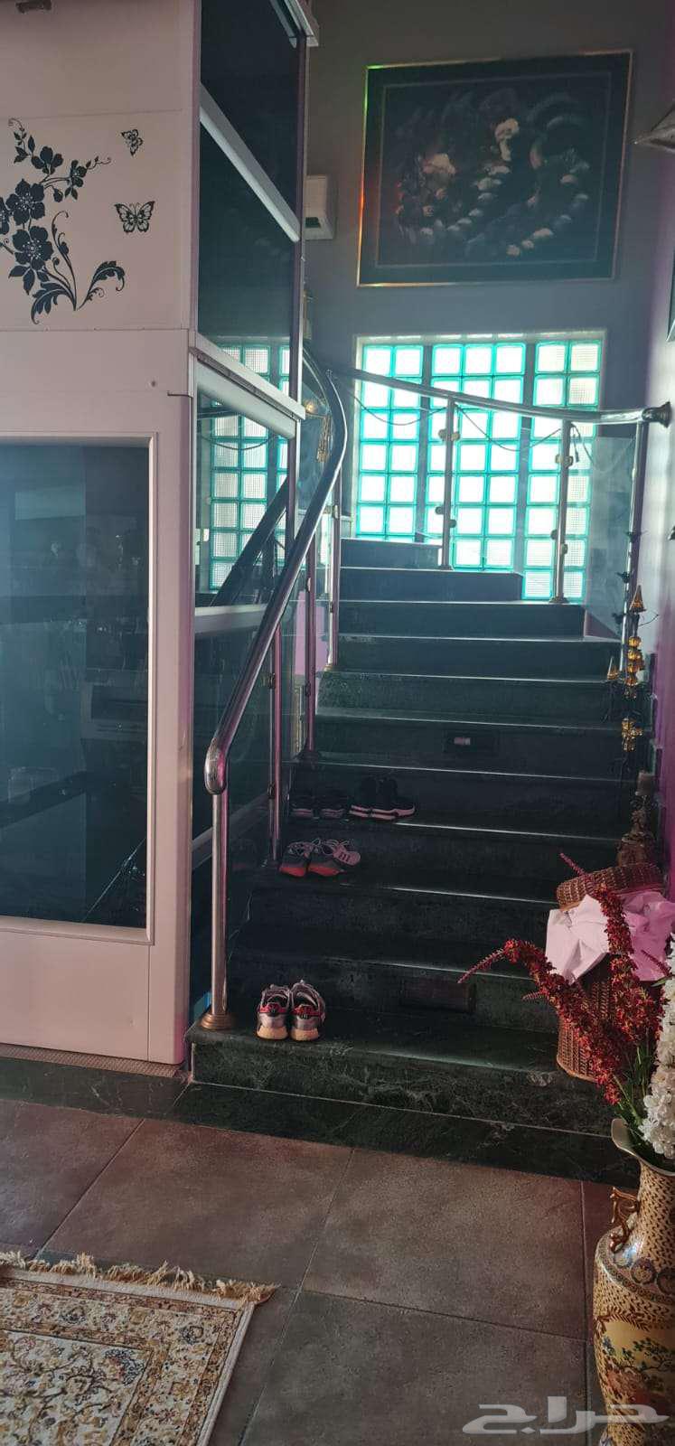 فيلا 10 غرف في الكورنيش 23