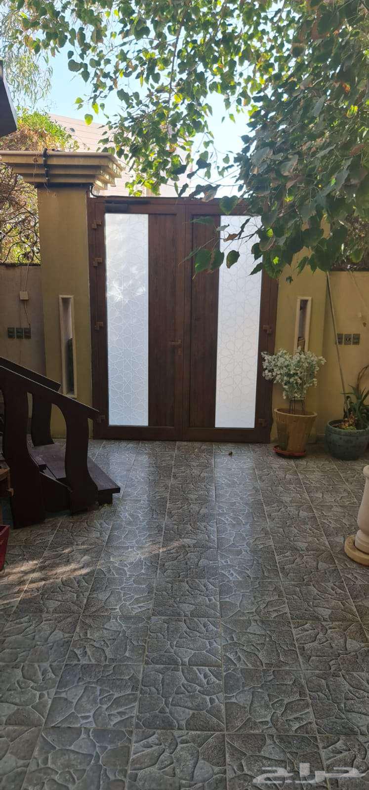 فيلا 10 غرف في الكورنيش 10