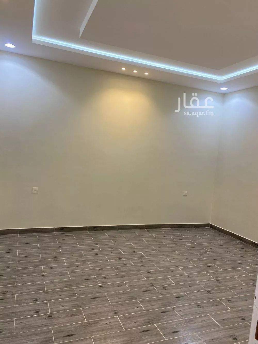 شقة 5 غرف في عكاظ 6