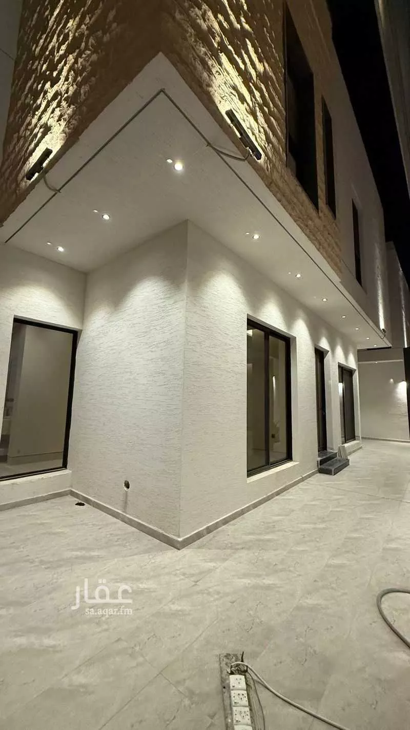 4 bedroom villa in Al Aridh 9
