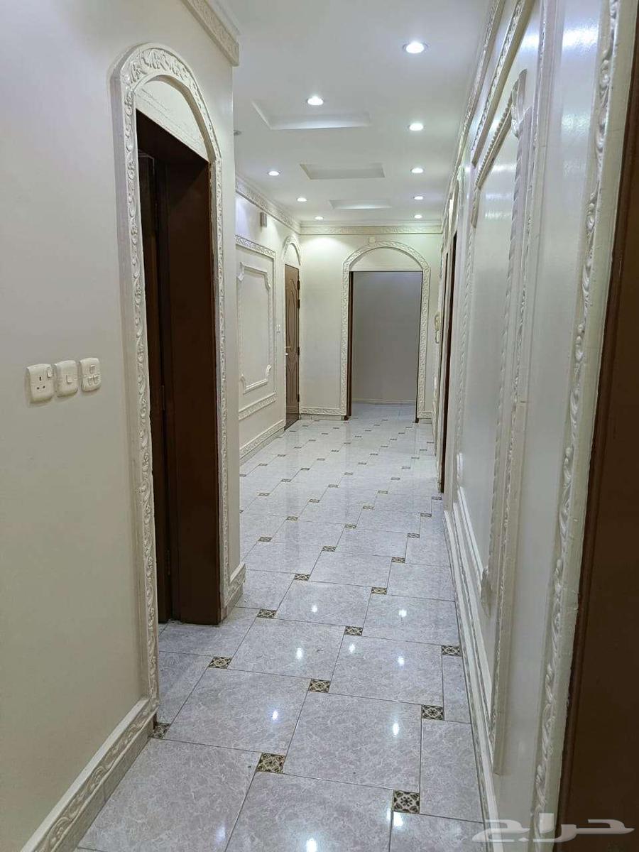 شقة 5 غرف في الملك فهد 3