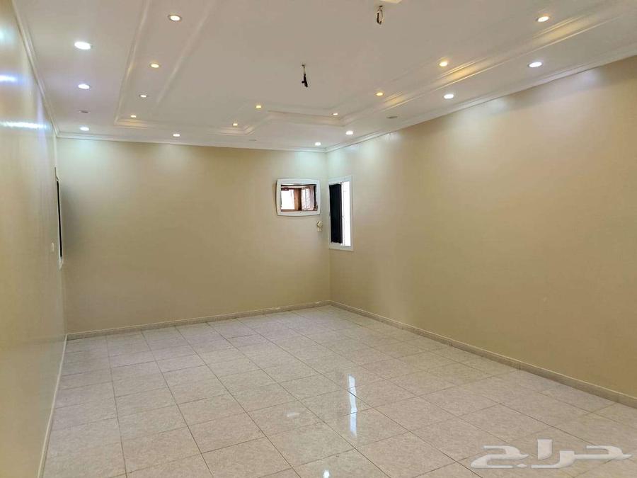 شقة 5 غرف في الملك فهد 4