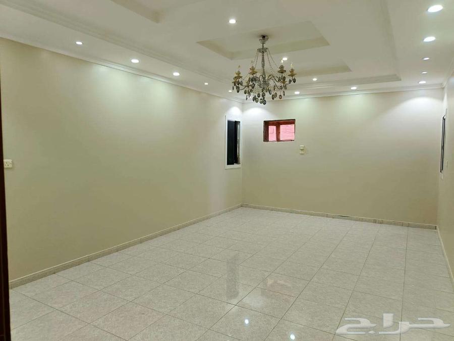 شقة 5 غرف في الملك فهد 6