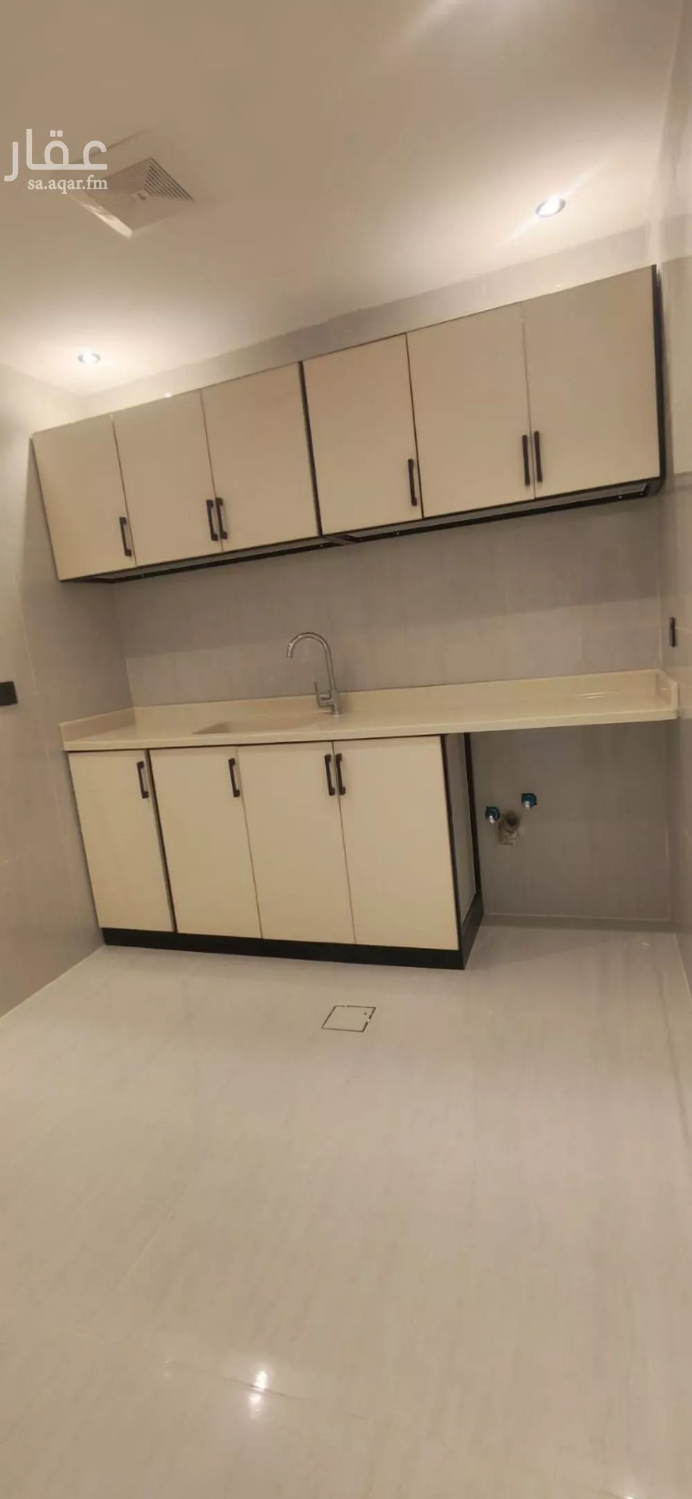 شقة 1 غرف في المربع 10